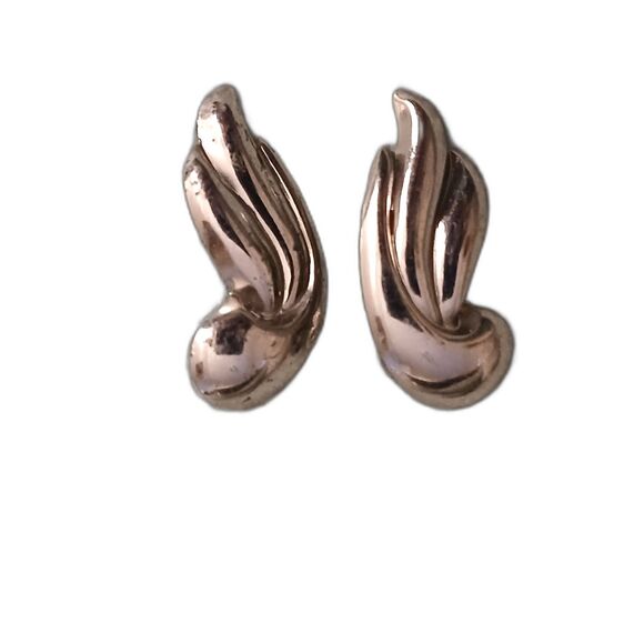 Vintage dramatic Monet silver tone Art Deco style clip on 1" earrings - Picture 1 of 4